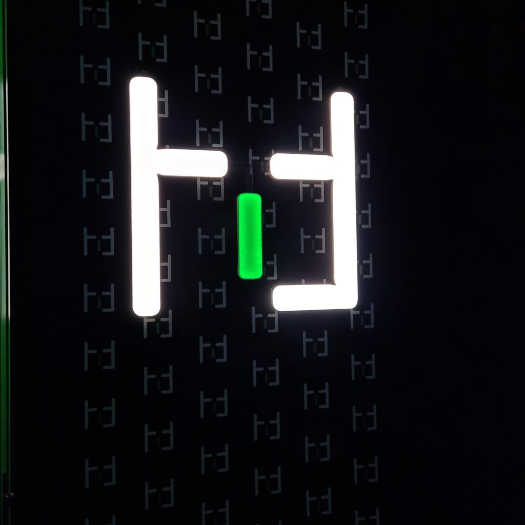 Neonowy symbol do biura STM CYBER
